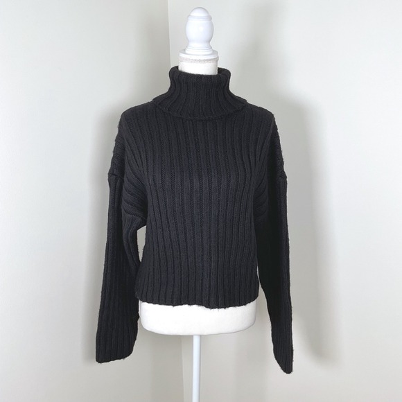 Topshop Sweaters - Topshop‎ Womens Black Chunky Knit Ribbed Turtleneck Cropped Fuzzy Sweater US 4-6